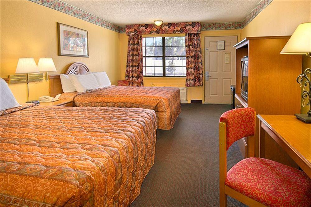 Budget Inn Of Jasper Room photo